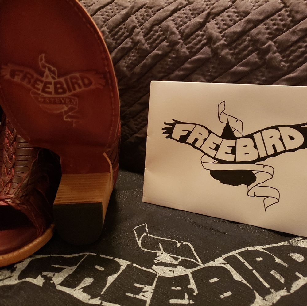 Obsessed with this pair, but never worn. Gift that was just a little too small.